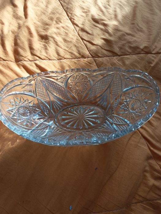 Продавам две кристални купи общо за 15 лв