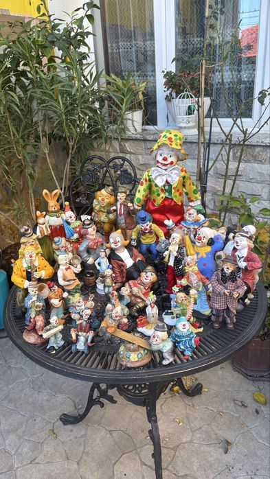 Vând colectie Clovni
