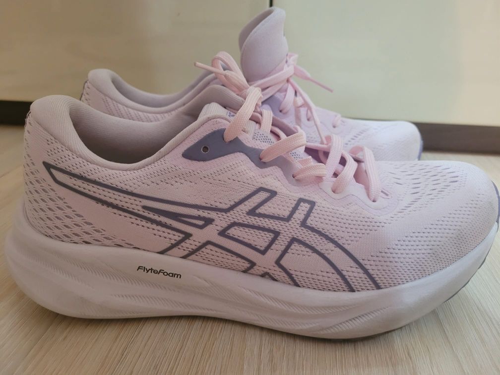 Adidași damă asics