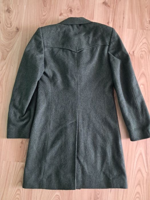 Дамско палто в маслено зелено