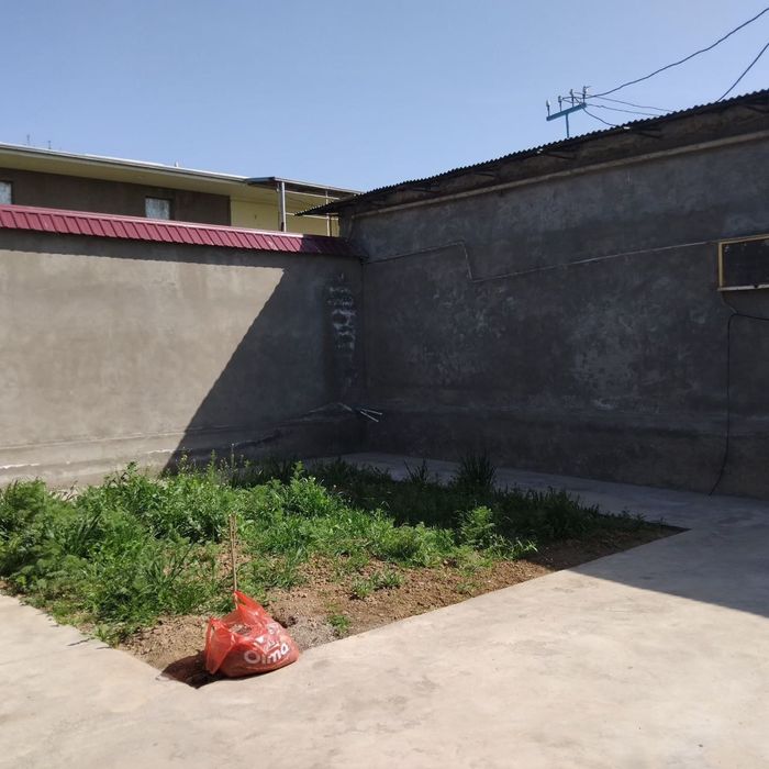 Chala qozoq yongoda srochna Hovli sotiladi