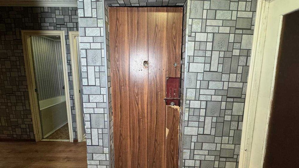 Фрунзиский KIUF 5 қаватда 2 хонали квартира сотилади.ID: 1497