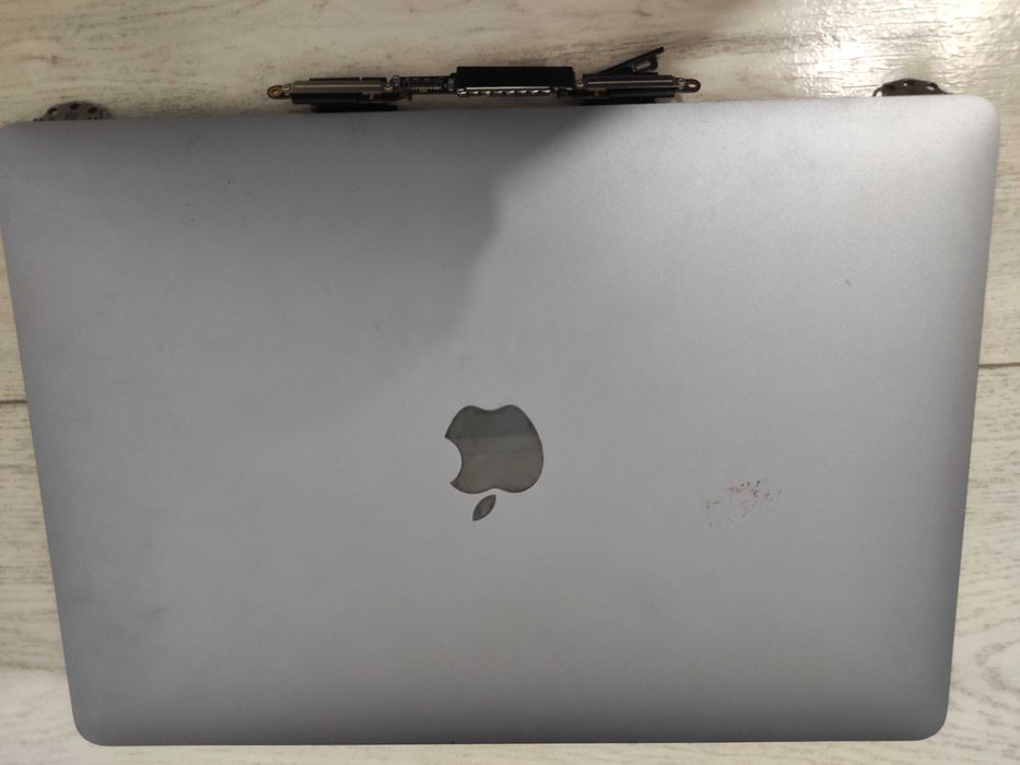 macbook pro дисплей