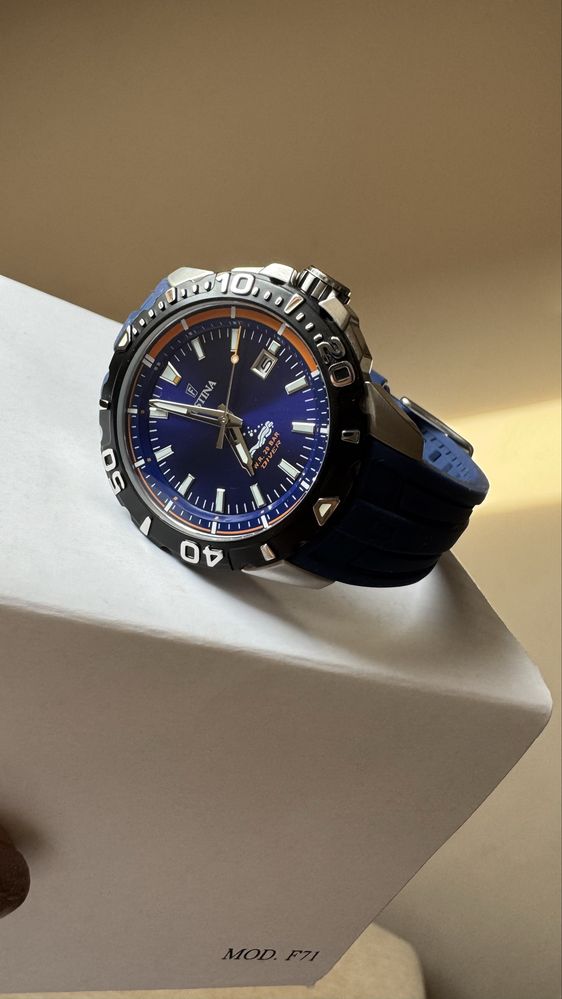 Часовник FESTINA