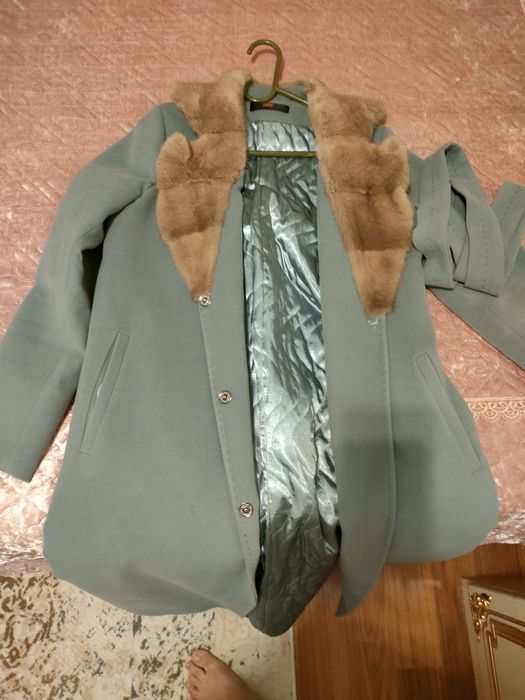 Продам динное пальто, воротник норка, голубой цвет