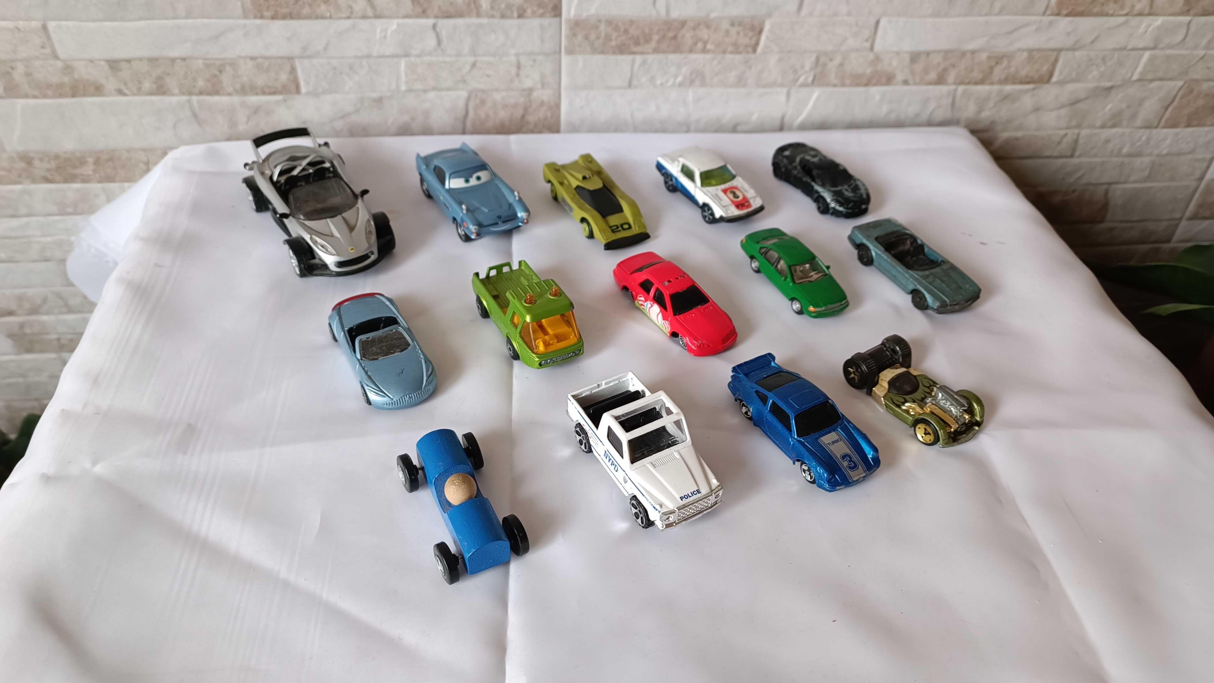 ЛОТ метални колички Matchbox, Maisto, Hot Wheels, Yatming и други