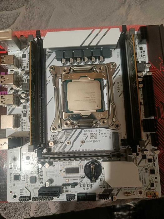 Kit PC Intel 12Core/24Threads 2.5-3.4Ghz 35Mb Cache, 16GB DDR4 NOU TOP