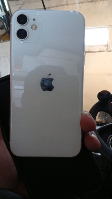 Продам айфон 11 срочно