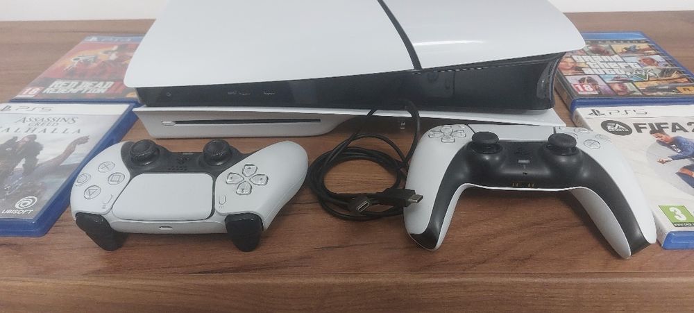 PlayStation 5 - 2 manete - 4 jocuri - casti