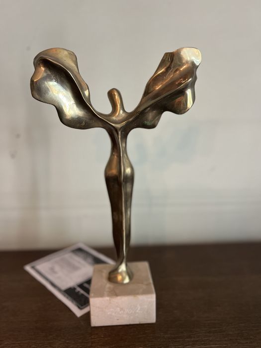 Statuie bronz Victorie Dan Bancila