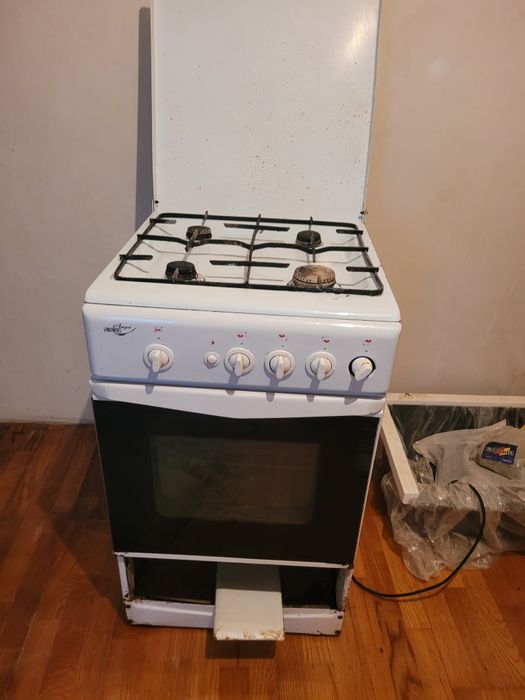 Продам газовую плиту