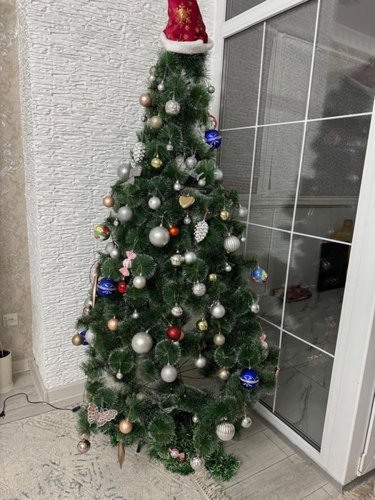 Продам ёлку б/у в хорошем состоянии