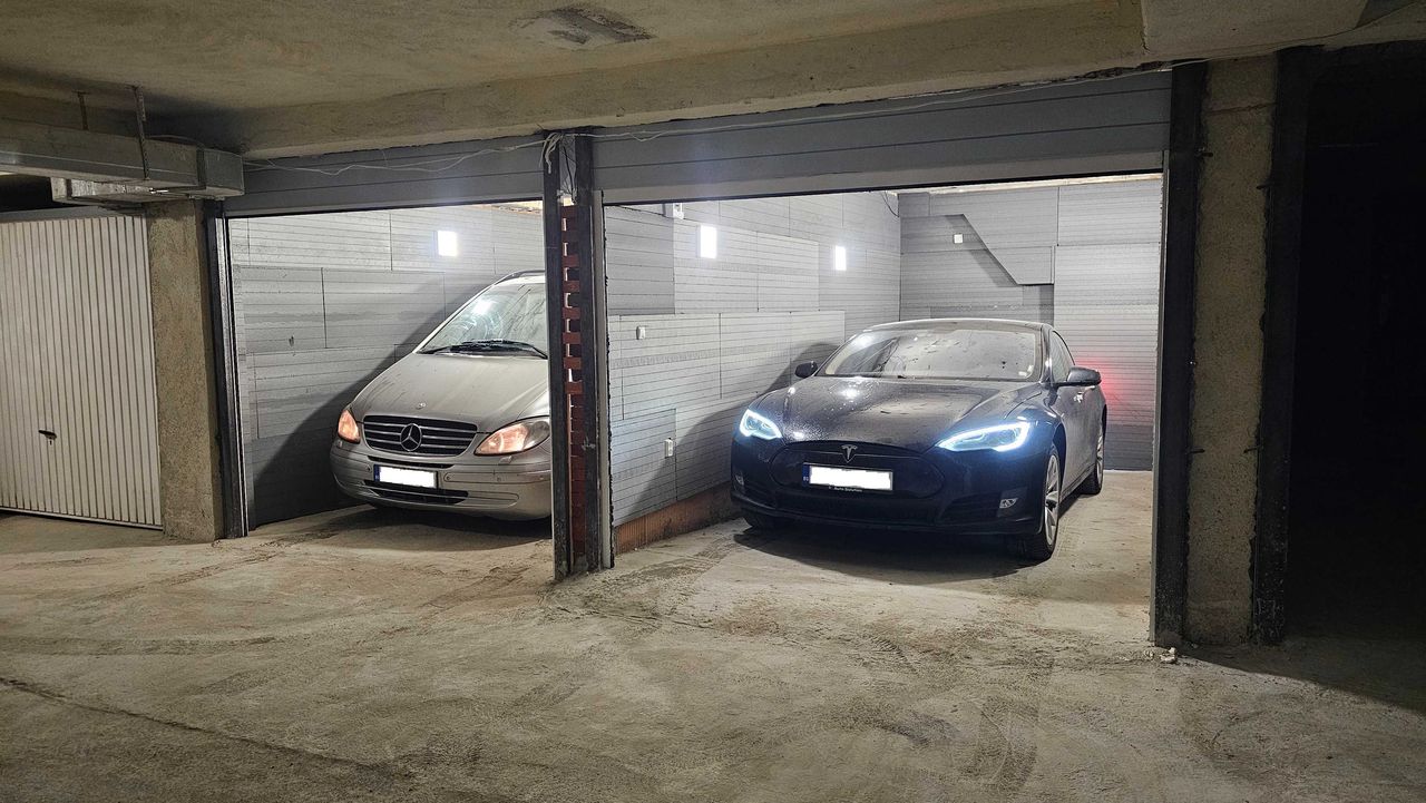 Продава се Гараж / Паркомясто в Варна, Базар Левски - 17 кв.м за 2412 €/кв.м - Снимка #4