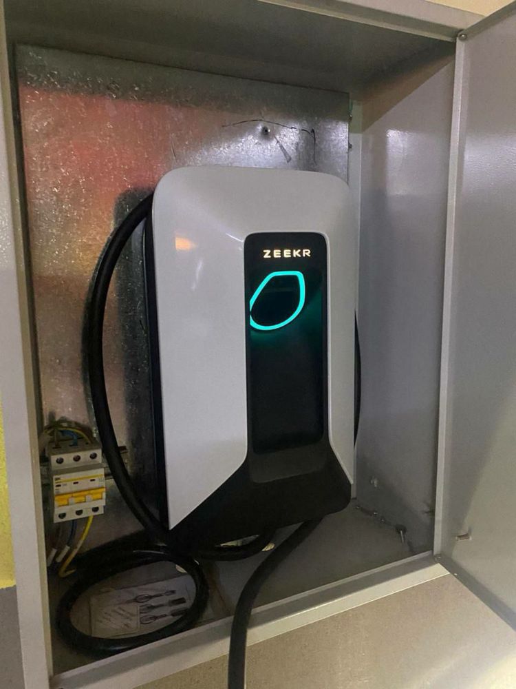 Оригинальное зарядное 7KW для  Zeekr от «ZeekrShop»