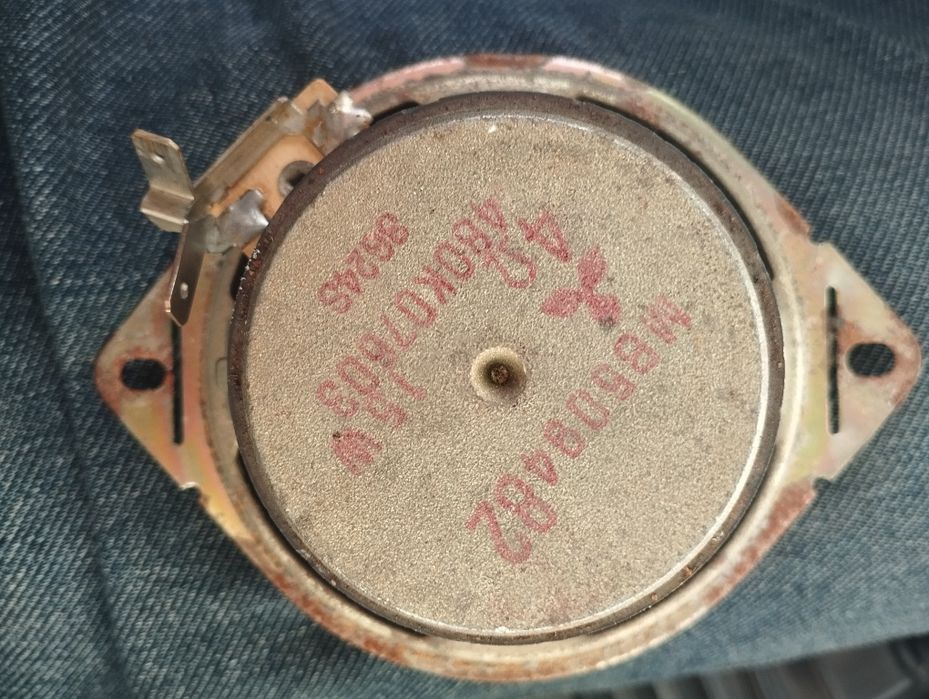 Музыкальный центр колонка динамик