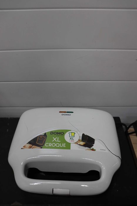 Тостер за сандвичи DOMO DO9056C XL 50% по-големи котлони,с ДЕФЕКТ