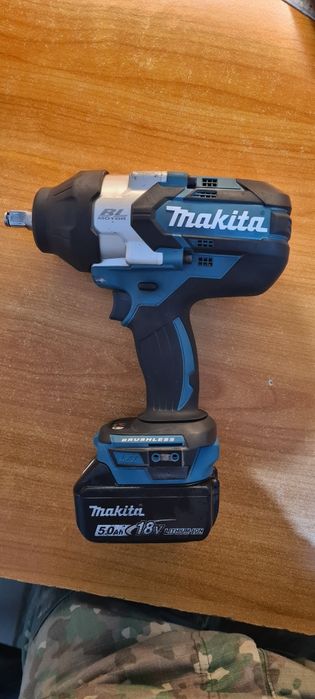 Pistol de impact Makita DTW1002