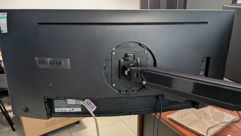 34" SAMSUNG 21:9 извит широкоформатен монитор модел C34H890WJU