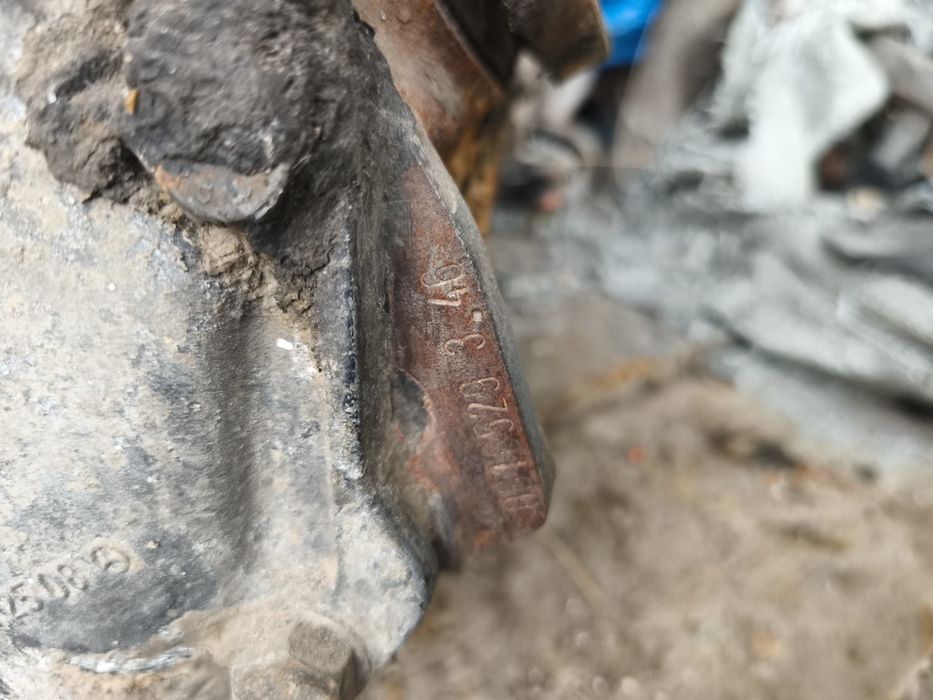 Продаётся редуктор цена 30000 теңге.