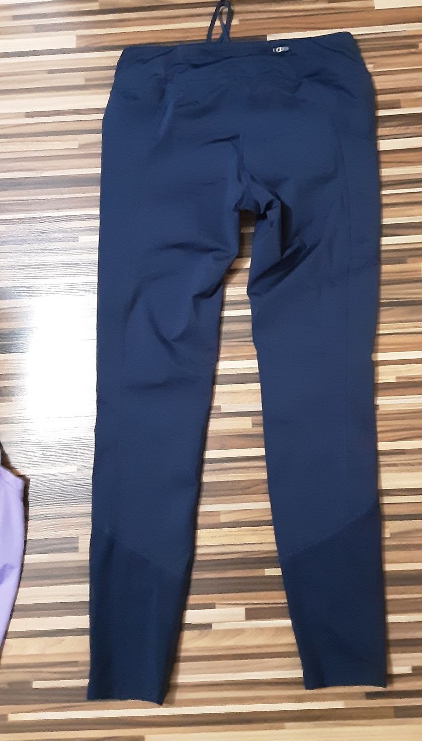 (M) NIKE PRO оригинален сет тениска и клин 45.00лв