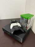 Xbox One 500GB – Stare foarte bună + 3 controllere + Jocuri + GamePass