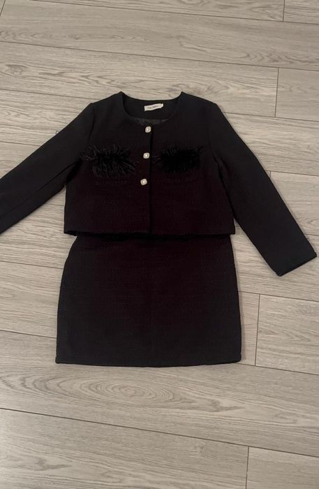 Продам твидовую двойку на девочку 13-14лет