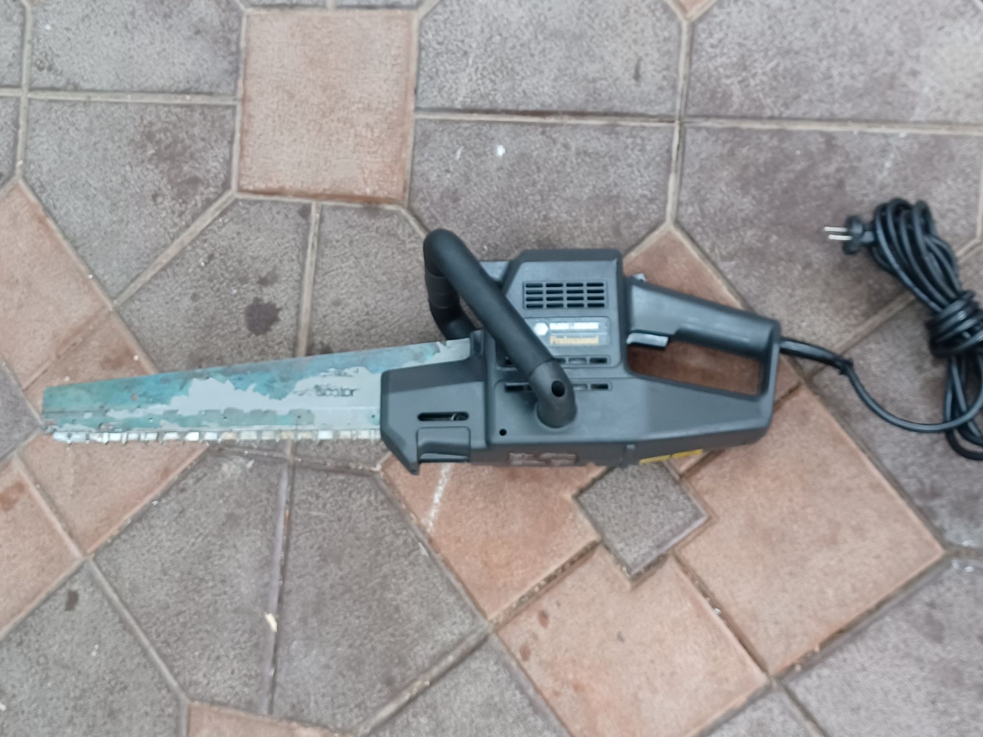Ferăstrău aligator  BLEK DECHER  de taiat  BCA, caramida etd