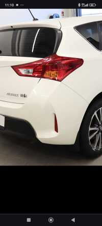 Светлоотразители за Toyota Auris десен