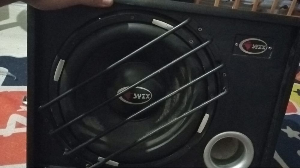 Сабвуфер в машину