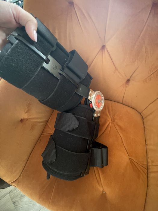 Atomed Atela• Orteza Genunchi Mobila cu Articulatii Reglabile, SRT 326