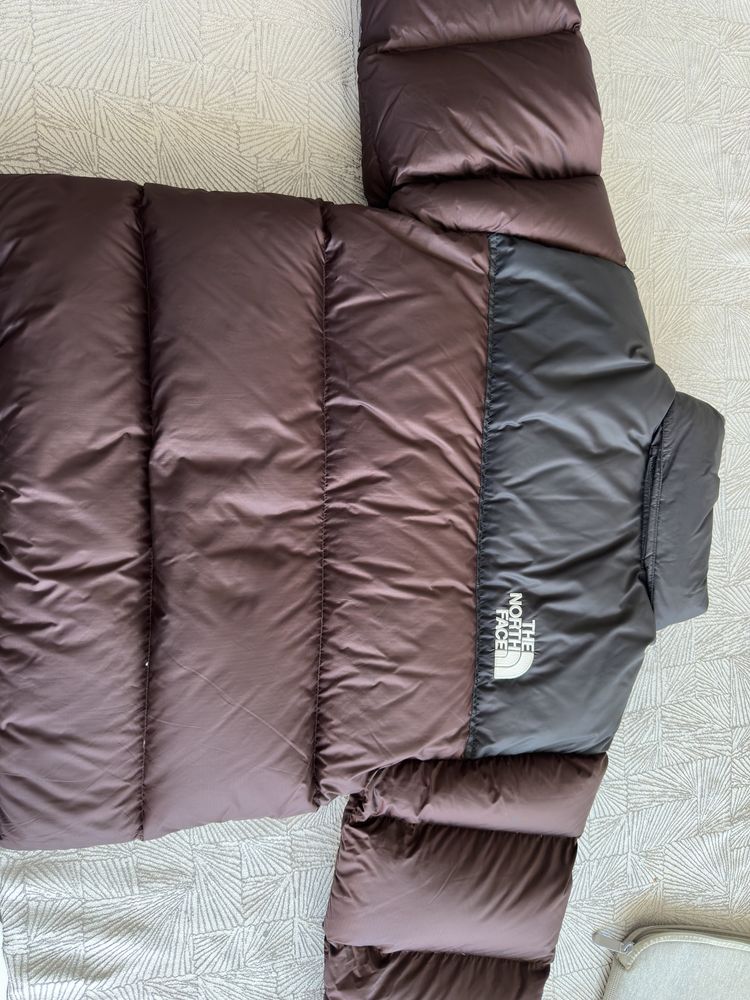 The north face puffer 700 nuptse jacket