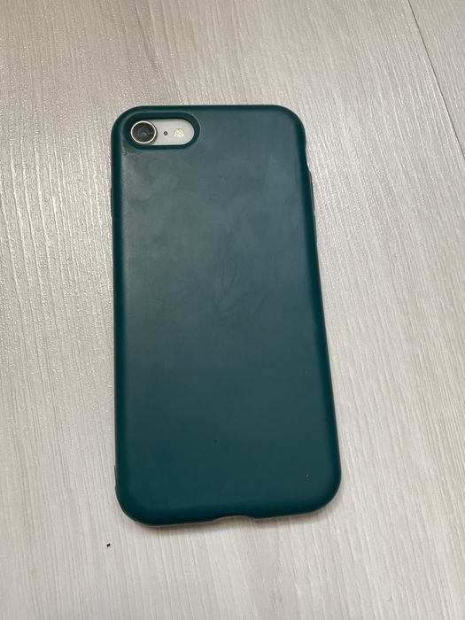 Айфон se 2022 телефон хорошо работаеть