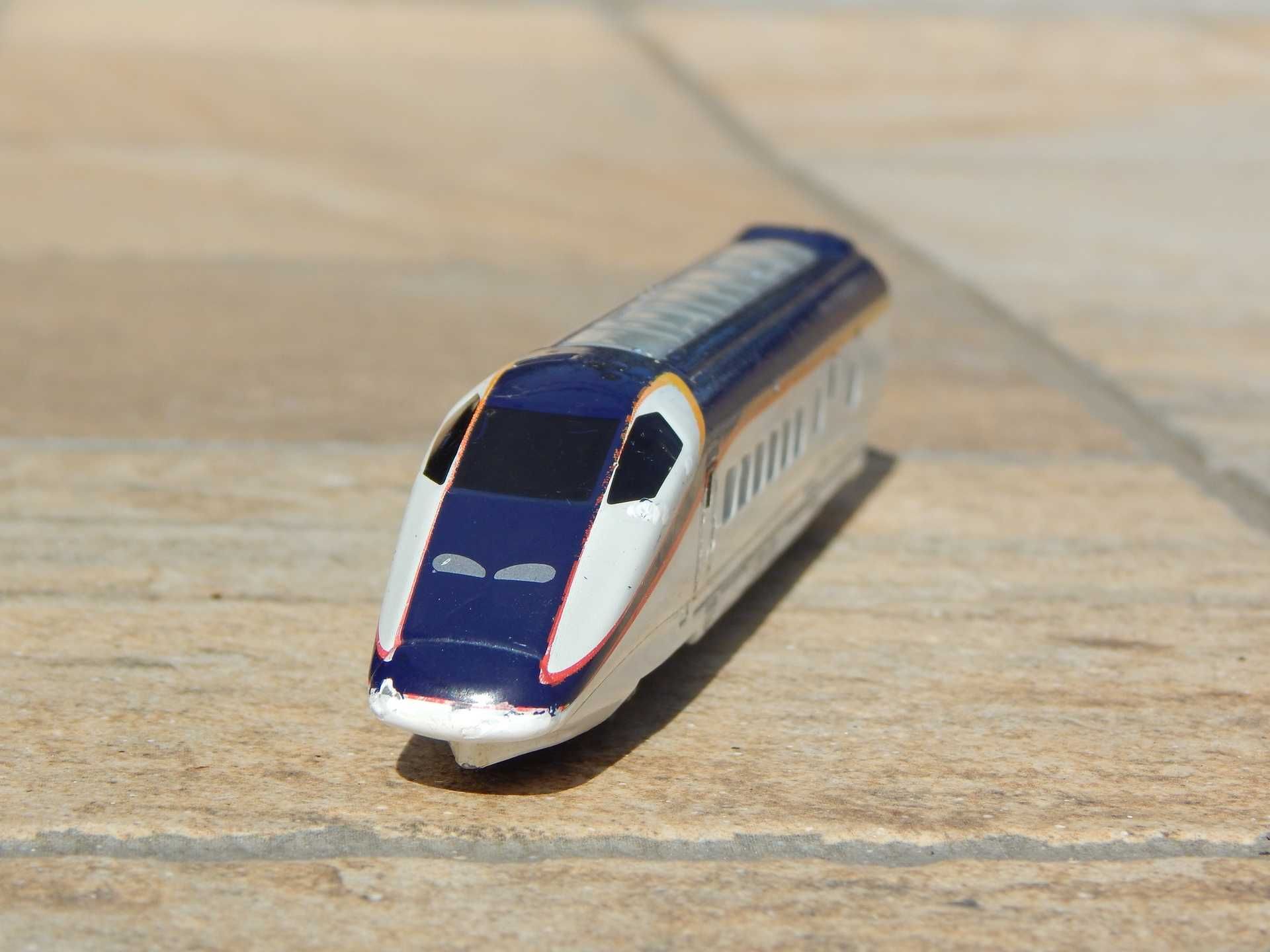 Macheta locomotiva tren japonez viteza Shinkansen Series 3 2014 Tomica