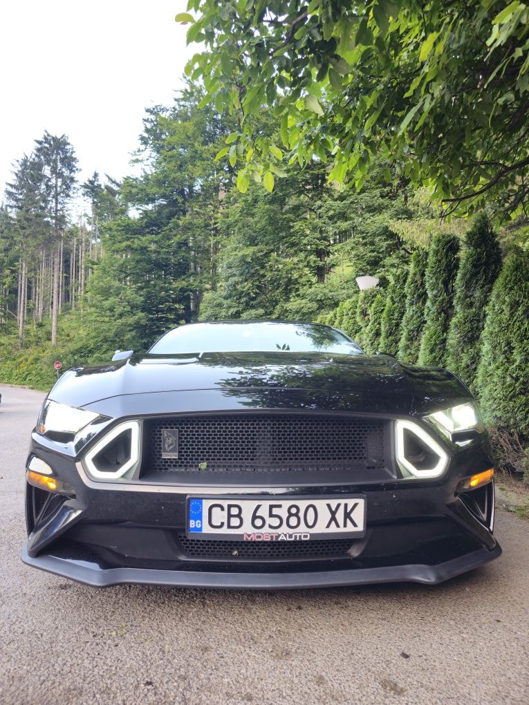 Кола под наем Ford Mustang 2018 GT за абитуриентски бал или съб