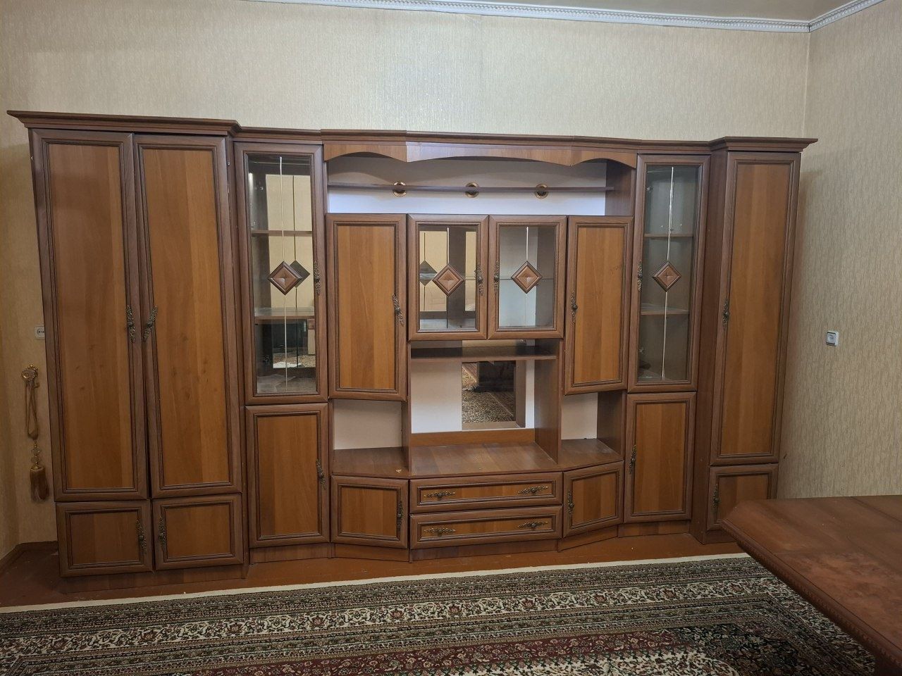 Продаётся стенка