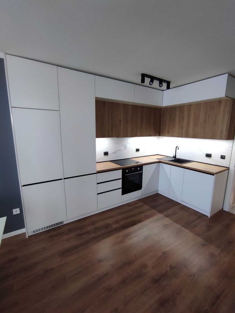 Дава се под наем Тристаен апартамент в София, Лозенец - 80 кв.м за 714 € - Снимка #4