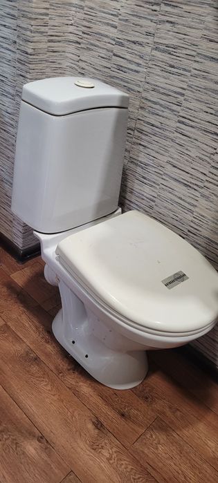 Продам унитаз самовывоз