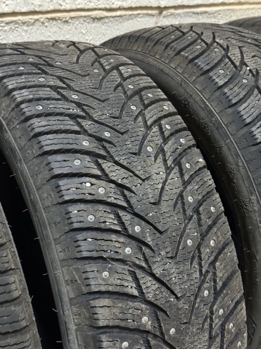 Зимние шины R17 215/55 шипованная