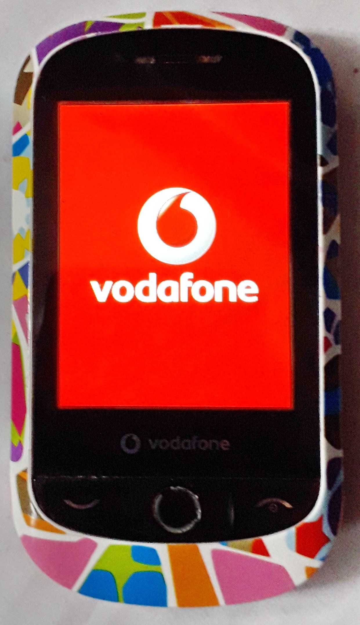 Vodafone 543 telefon mobil cu 3 carcase