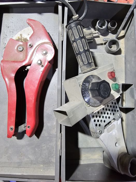 Утюг для труб и ножницы