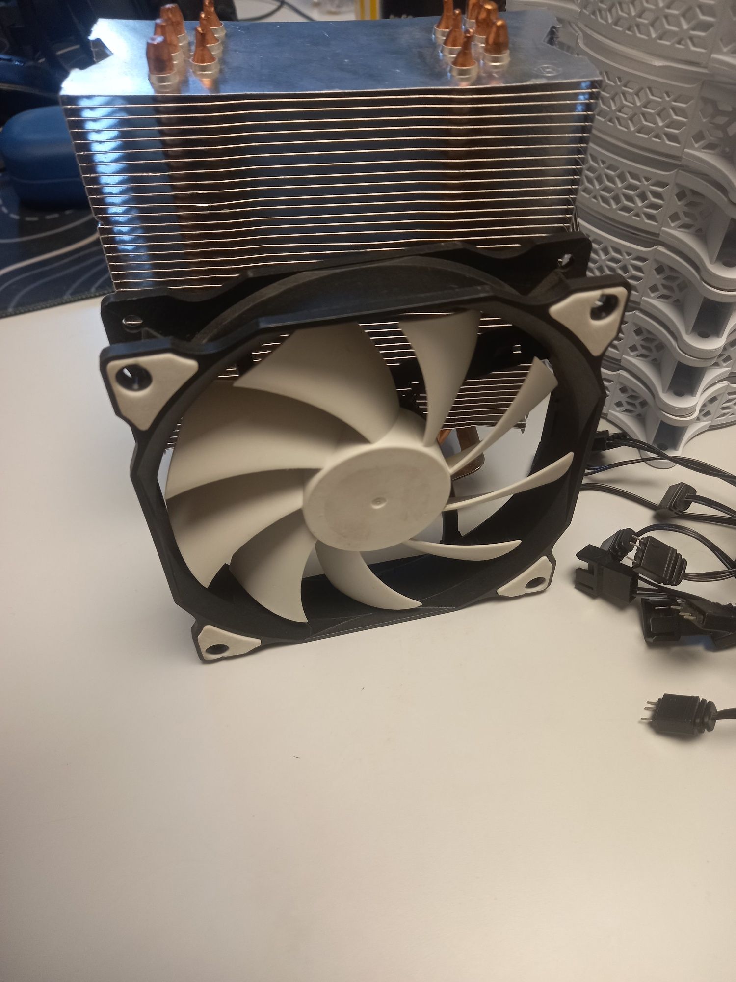 Срочно продам! Процессорный кулле + 6 куллеров Wintek RGB magic fanр F