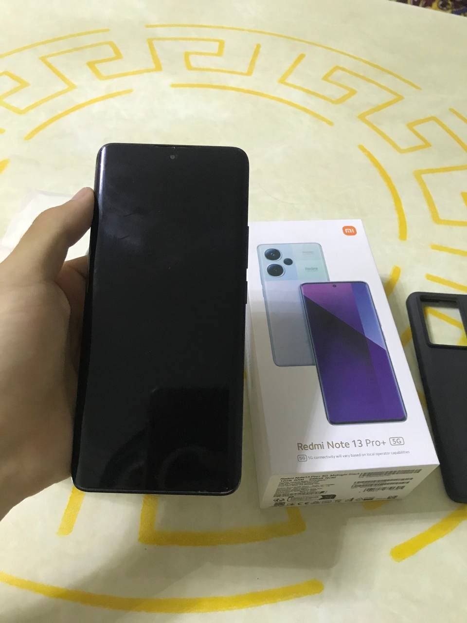 Redmi Note 13 Pro+ 5G 12/256Gb srochno sotiladi