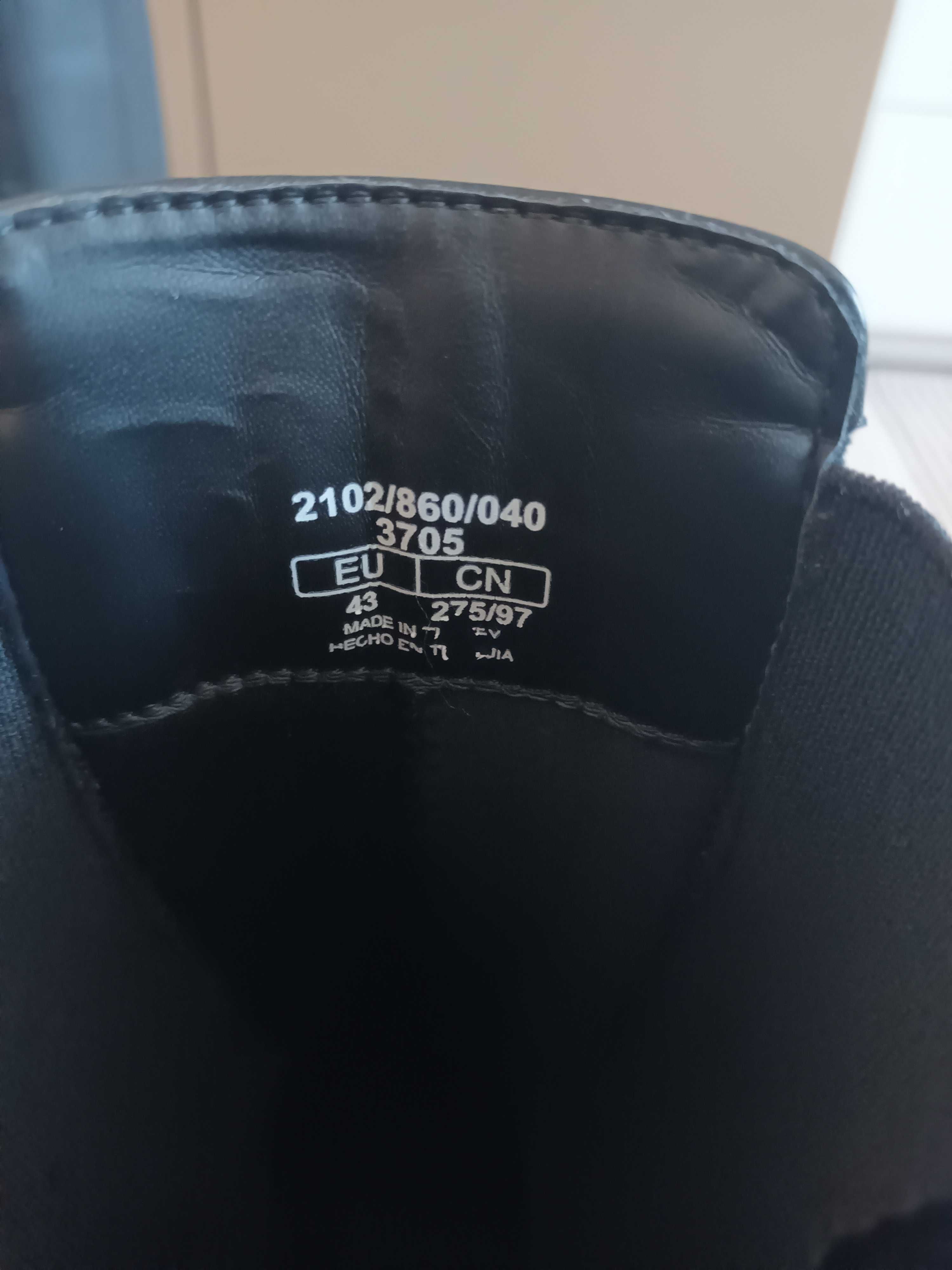 bocanci de iarna cu platforma bershka