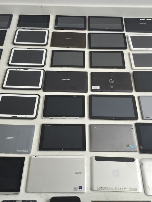 Tablete en-gros pentru piese, complete, fără ecrane sparte
