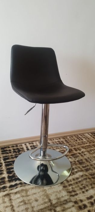 Scaun de bar reglabil NOU, doar montat