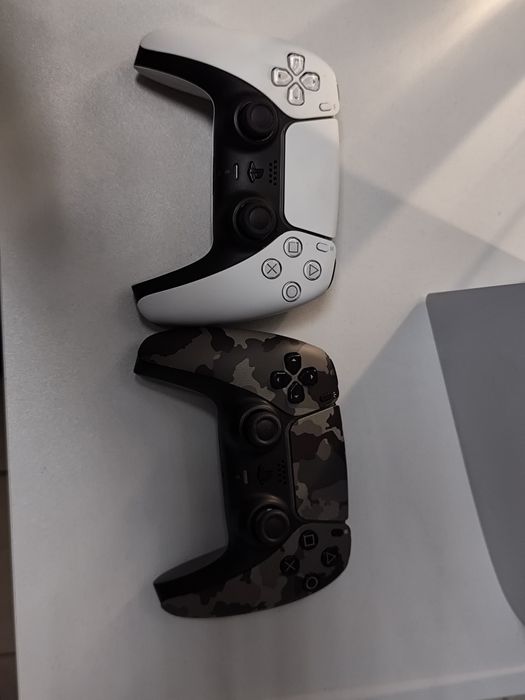 PS5 Slim 1TB Disc version с два контролера