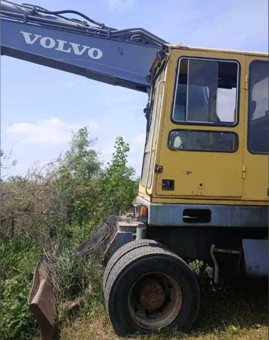 Excavator Volvo  EW 200