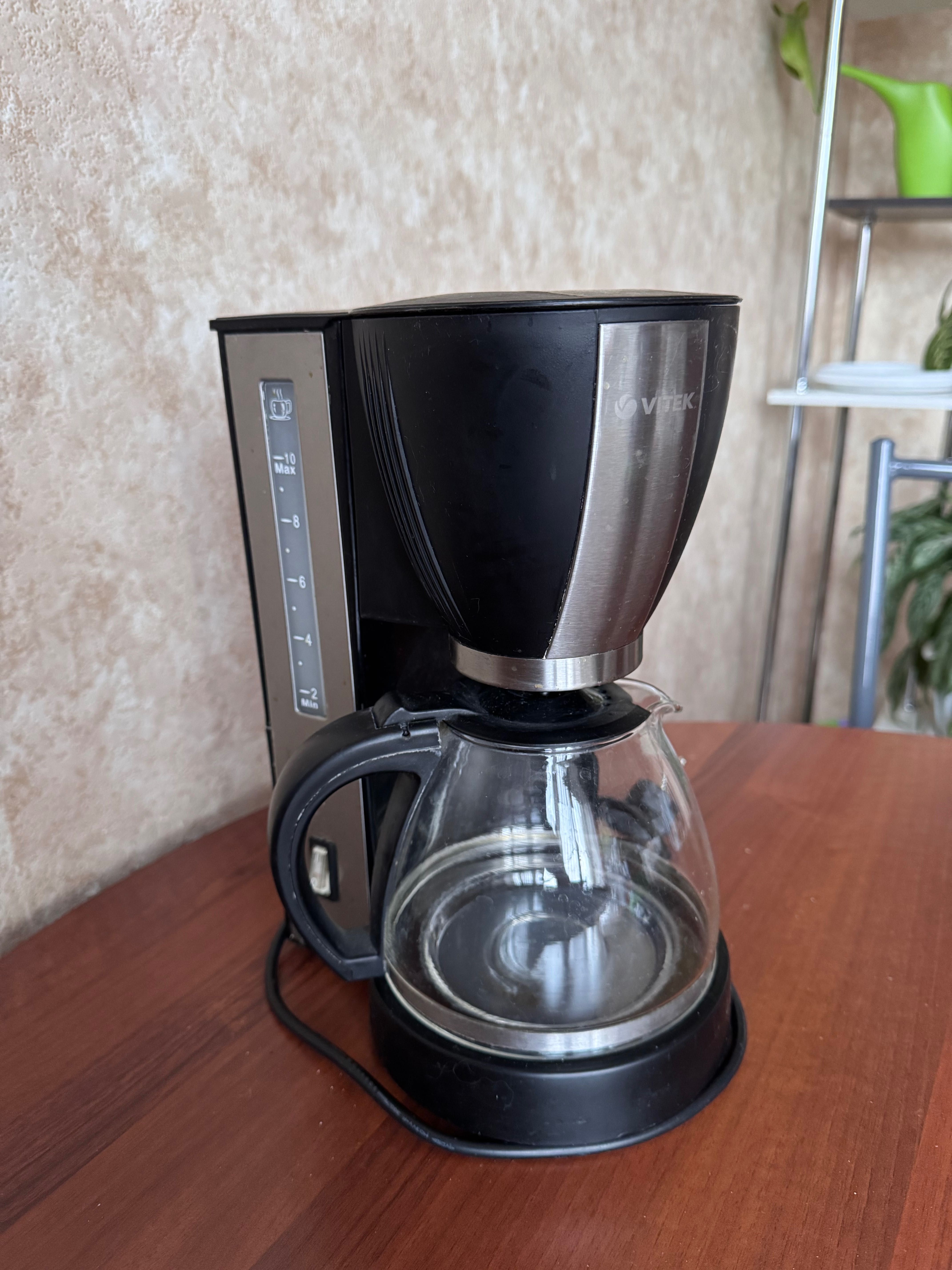 Продам кофеварку Vitek в рабочем состоянии