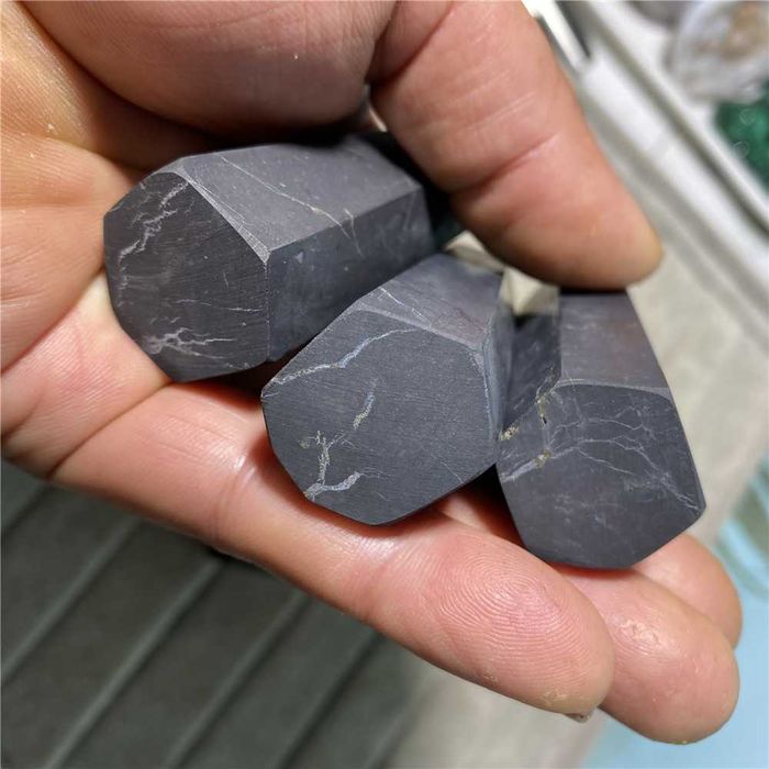 За Вашата Колекция Обелиск Защитен Амулет от Шунгит Благороден Минерал