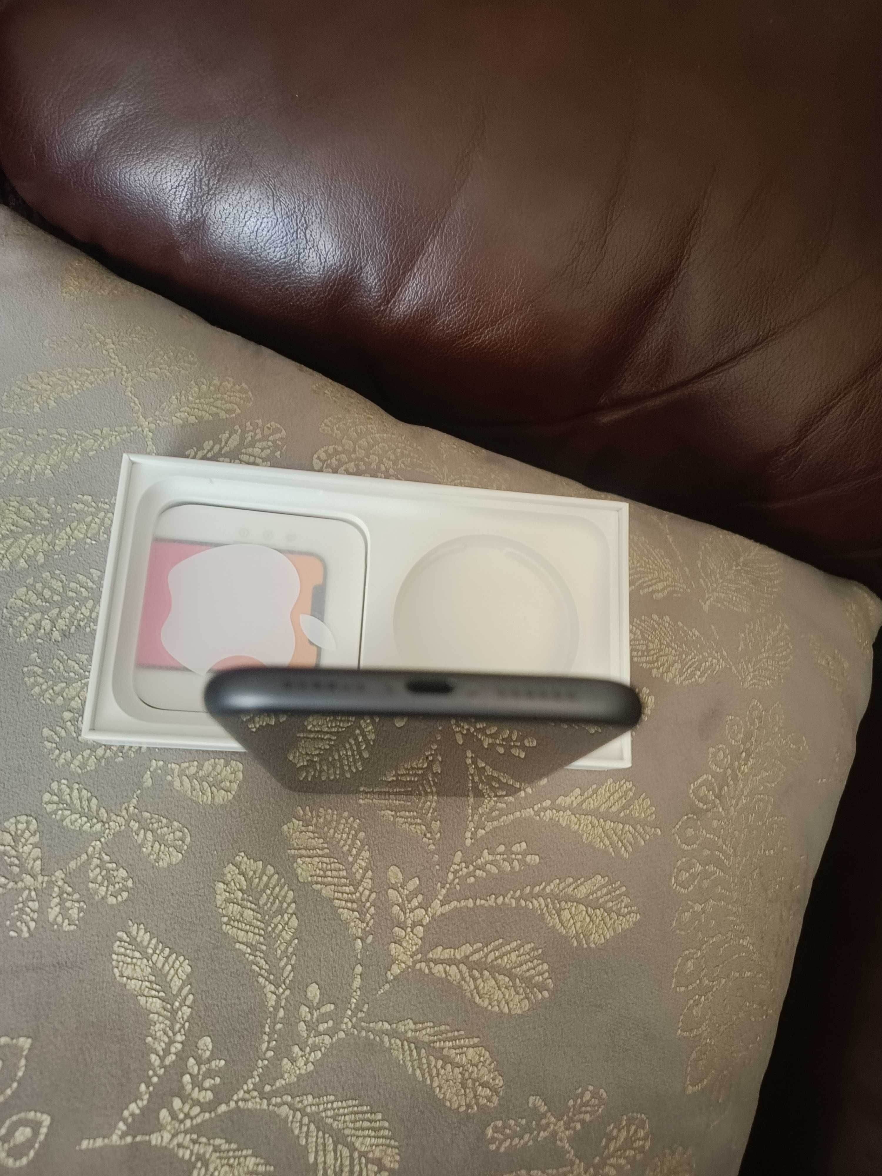 iPhone 11 64 gb.черен без БАРТЕРИ.